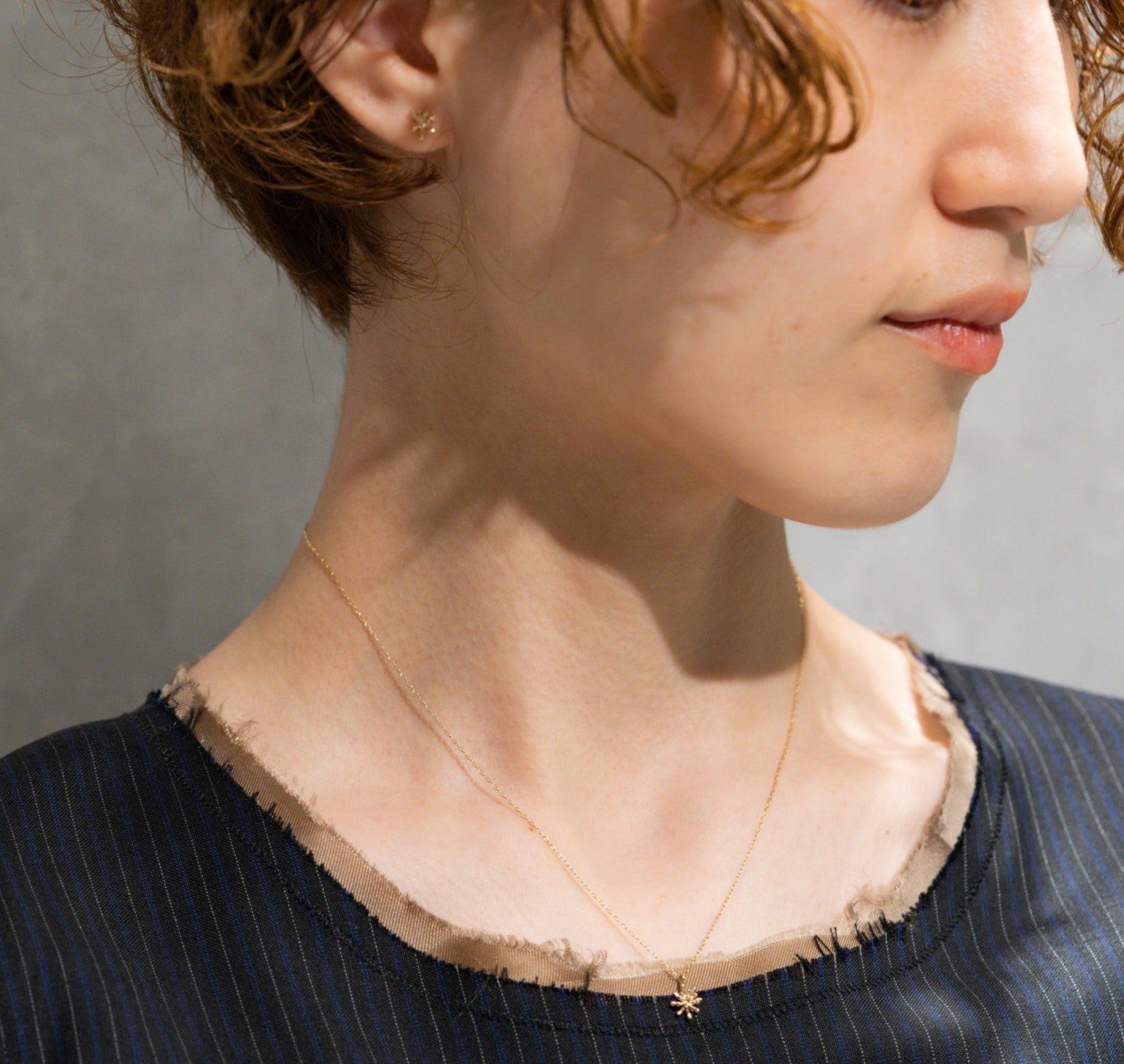 スターダストのワントップの10金ピンクゴールドネックレスの着用写真