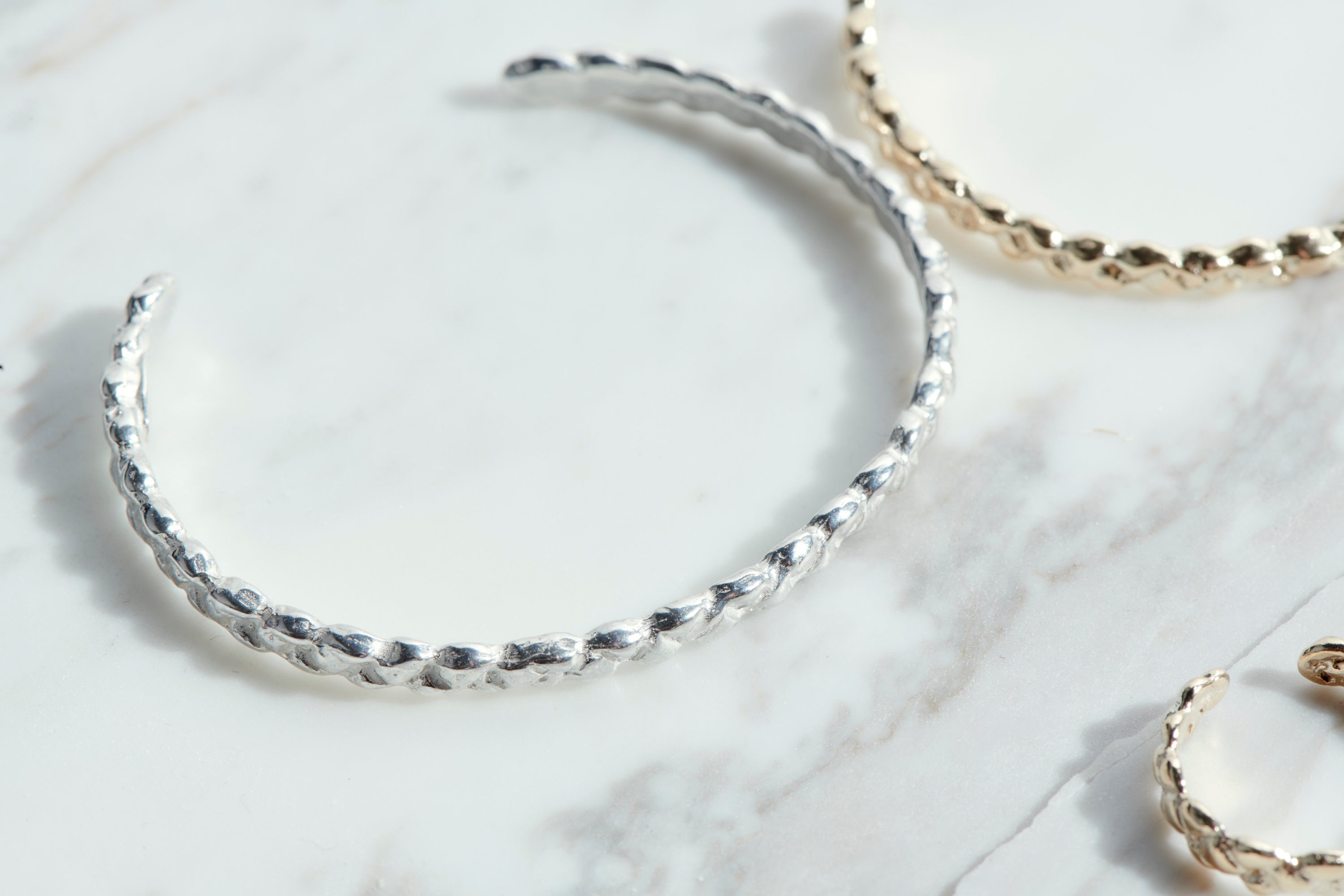 クロッシング バングル／シルバー