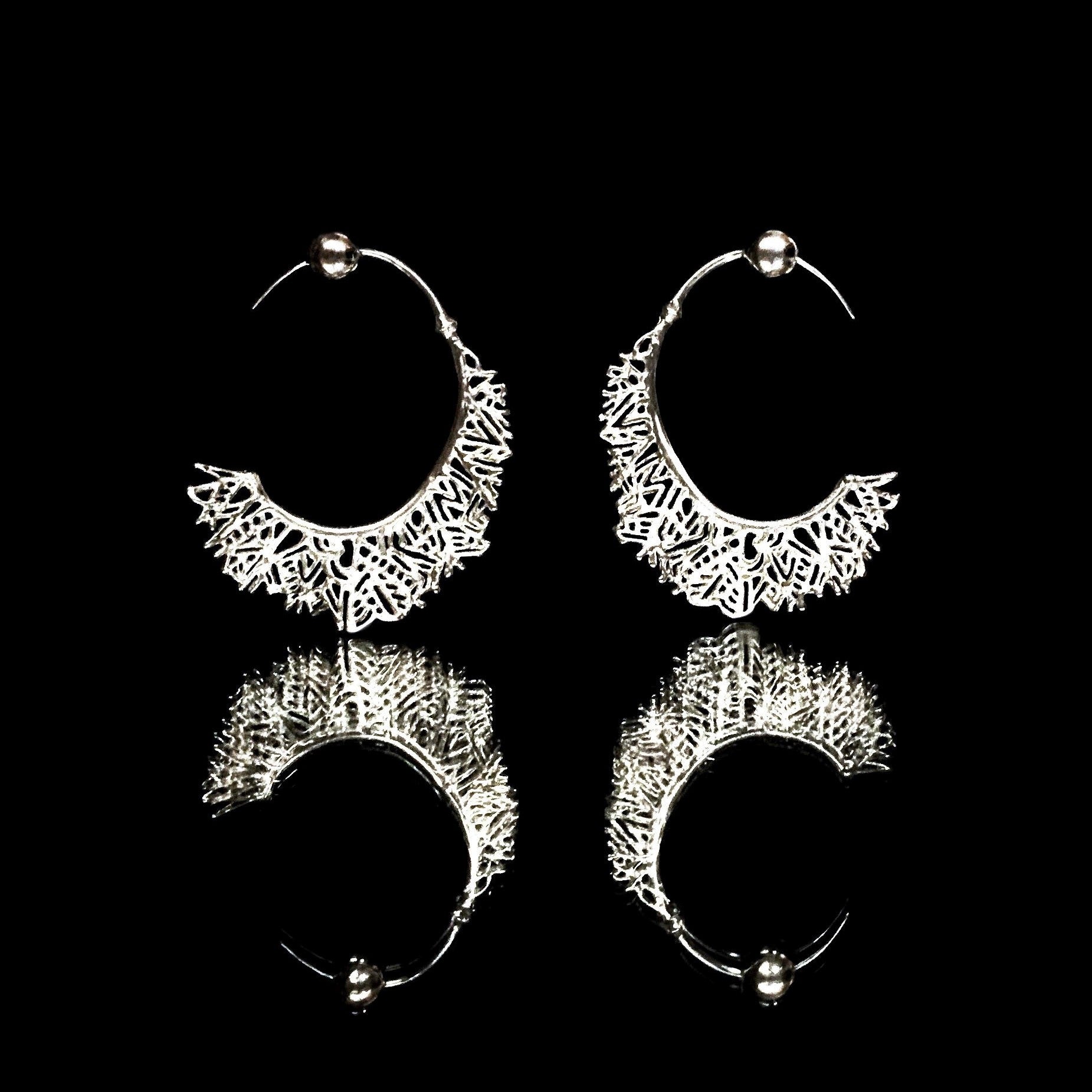 トライバル ピアス L／シルバー